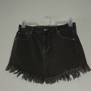💚3 For $15 Celebrity Pink Denim Fringe Skirt